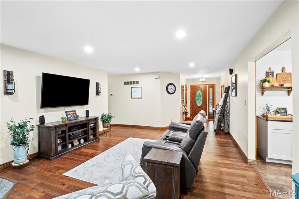 13345 Iberg Road Highland, IL 62249 - Photo 8 of 50 Gallery Image 8
