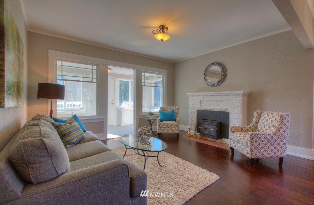 7302 36th Avenue Southwest Seattle, WA 98126 - Photo 3 of 16