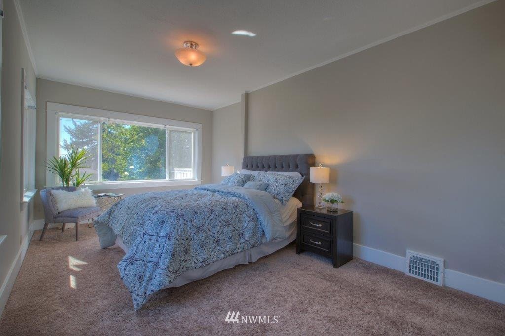 7302 36th Avenue Southwest Seattle, WA 98126 - Photo 8 of 16