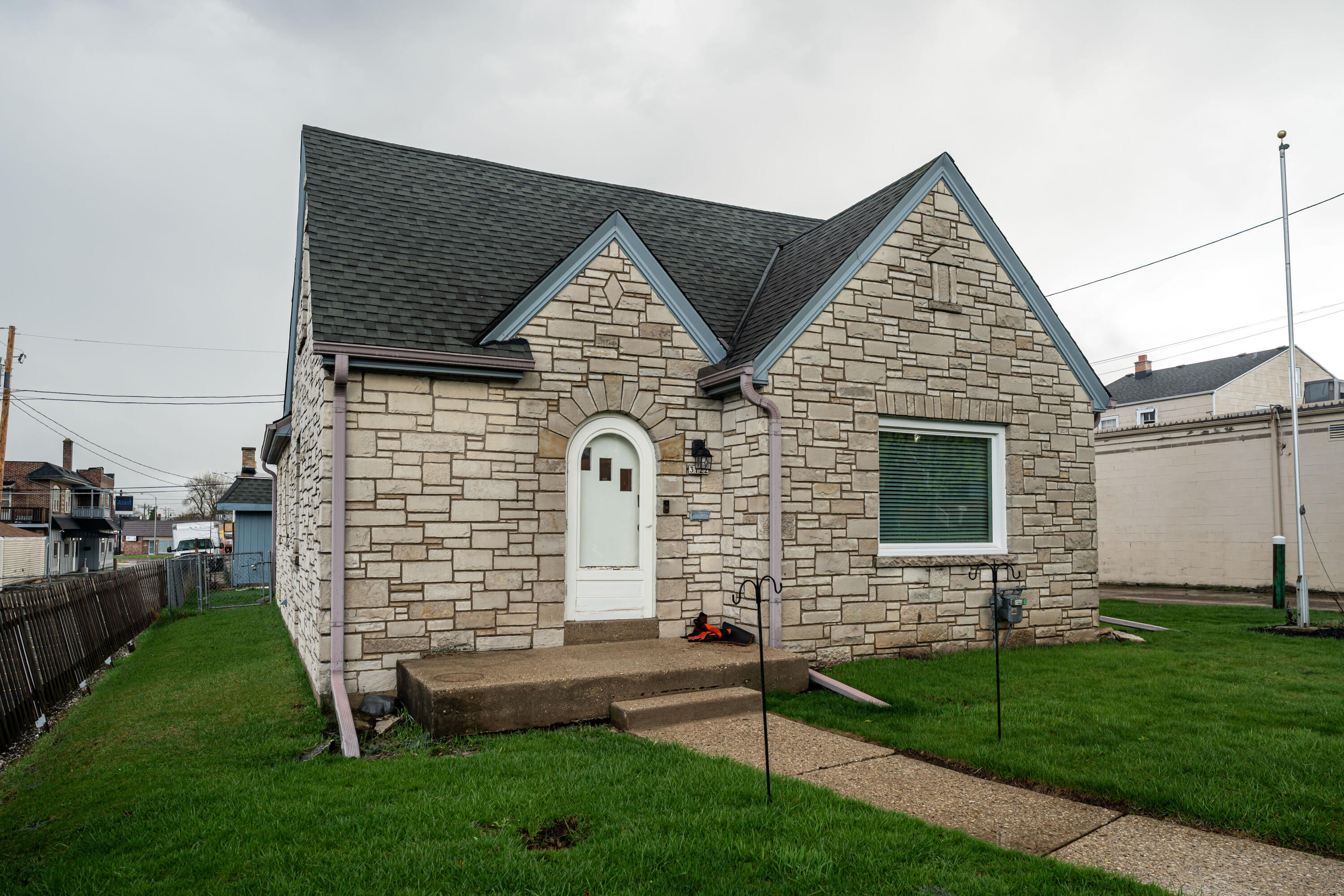 3122 South 46th Street Milwaukee, WI 53219 - Photo 1 of 22 Welcome home!