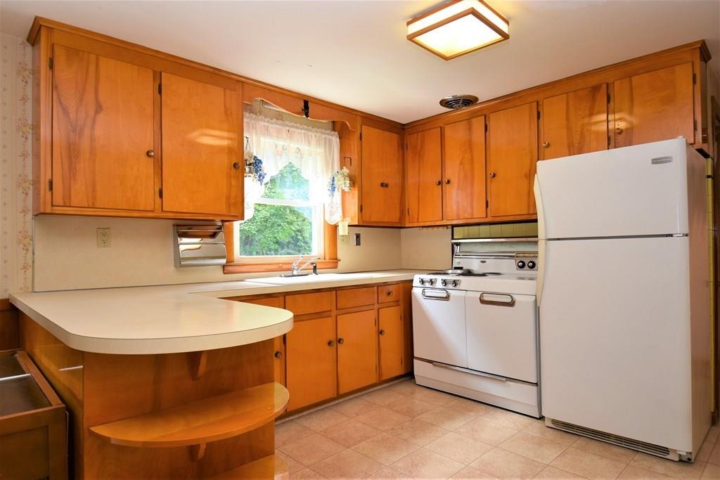 90 Albemarle Road Waltham, MA 02452 - Photo 20 of 25 Gallery Image 20