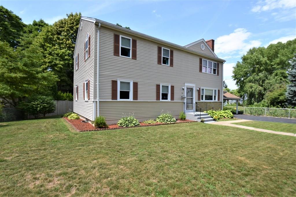 90 Albemarle Road Waltham, MA 02452 - Photo 2 of 25 Gallery Image 2
