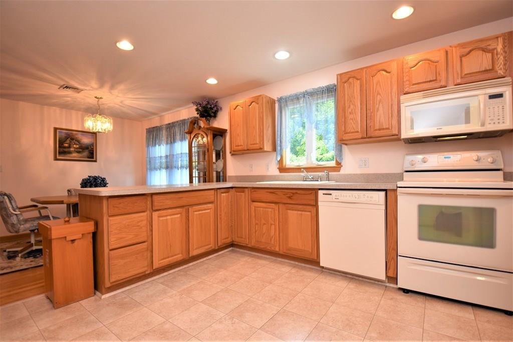 90 Albemarle Road Waltham, MA 02452 - Photo 8 of 25 Gallery Image 8