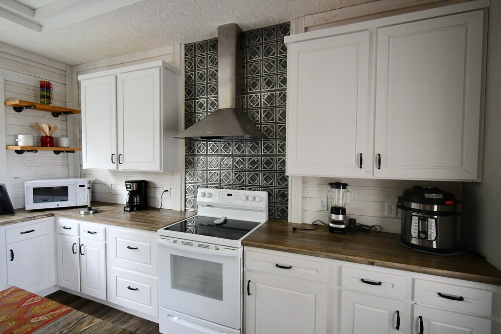 1858 Ridge Road Hodges, SC 29653 - Photo 7 of 22 Gallery Image 7