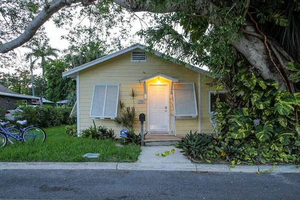 $2,850 | 1907 Parker Avenue, West Palm Beach, FL 33401
