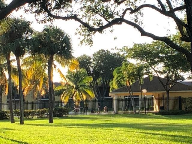 420 Meadows Circle Boynton Beach, FL 33436 - Photo 11 of 12 11-Community pool