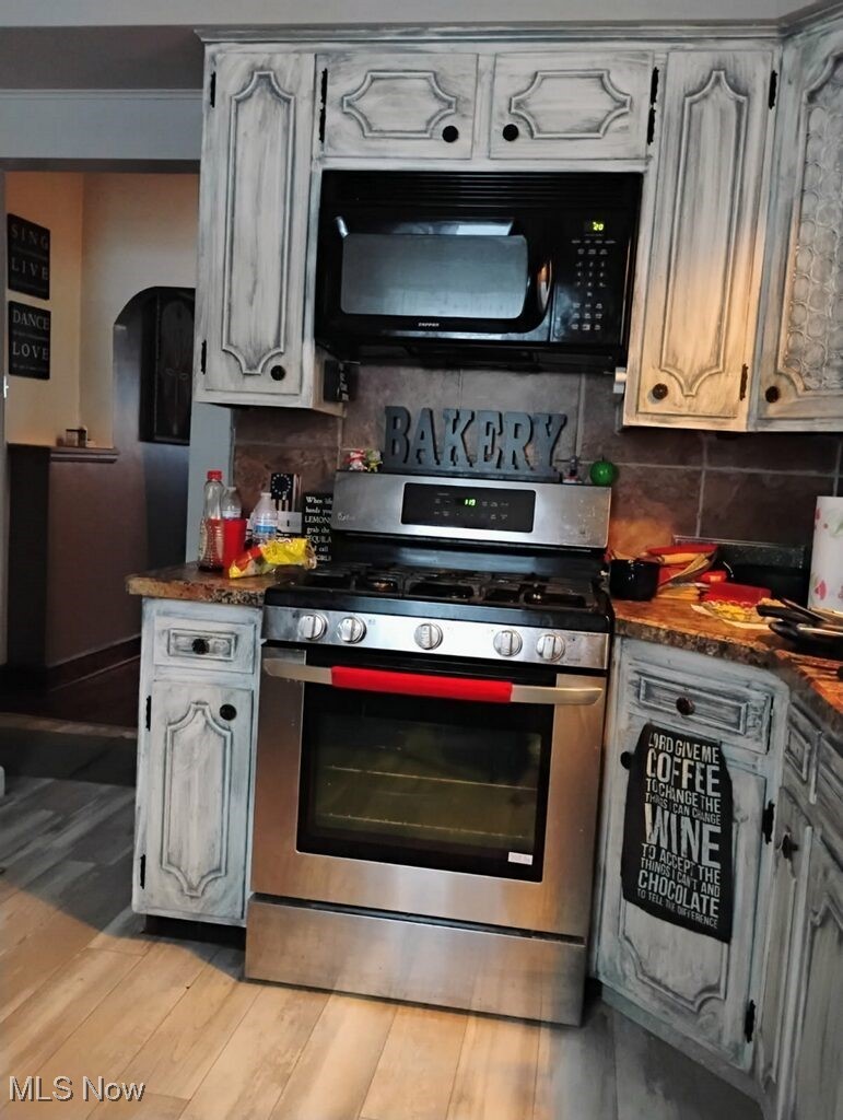631 Coitsville Road Campbell, OH 44405 - Photo 4 of 15