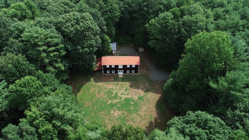 810 Loggy Ridge Road Hillsville, VA 24343 - Photo 10 of 41 Gallery Image 10