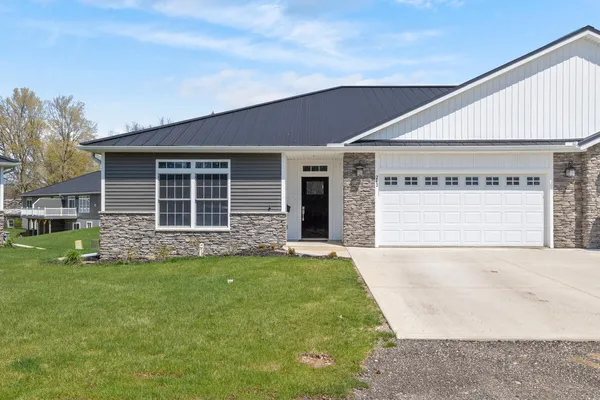 $375,000 | 243 Auseon Court, Hillsdale, MI 49242