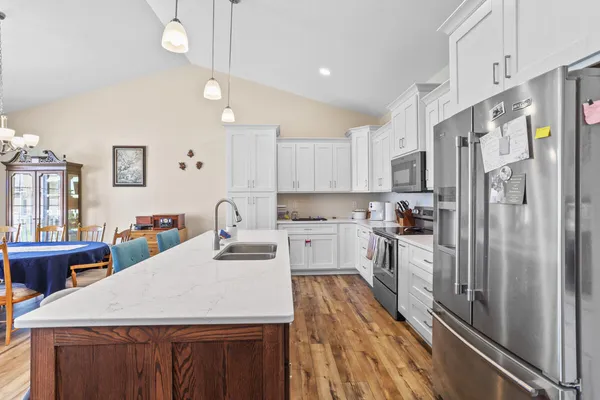 $375,000 | 243 Auseon Court, Hillsdale, MI 49242