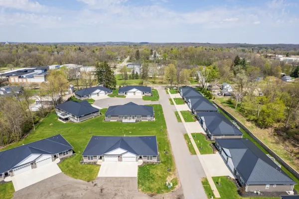 $375,000 | 243 Auseon Court, Hillsdale, MI 49242