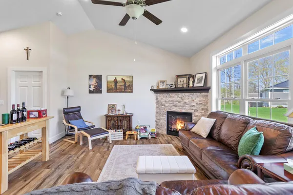 $375,000 | 243 Auseon Court, Hillsdale, MI 49242