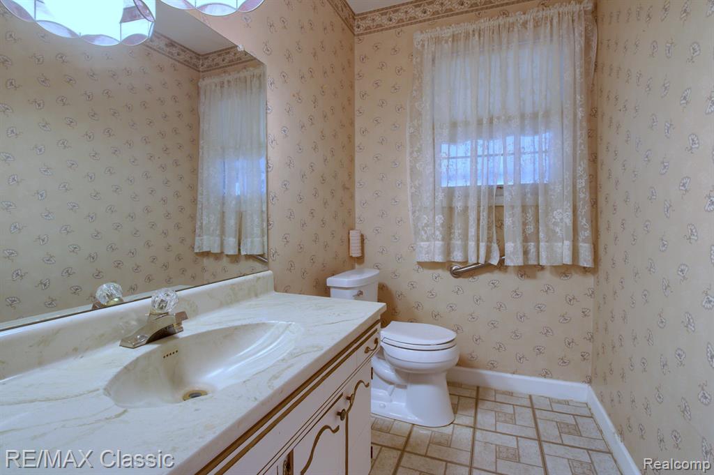 33951 Old Timber Road Farmington Hills, MI 48331 - Photo 20 of 40