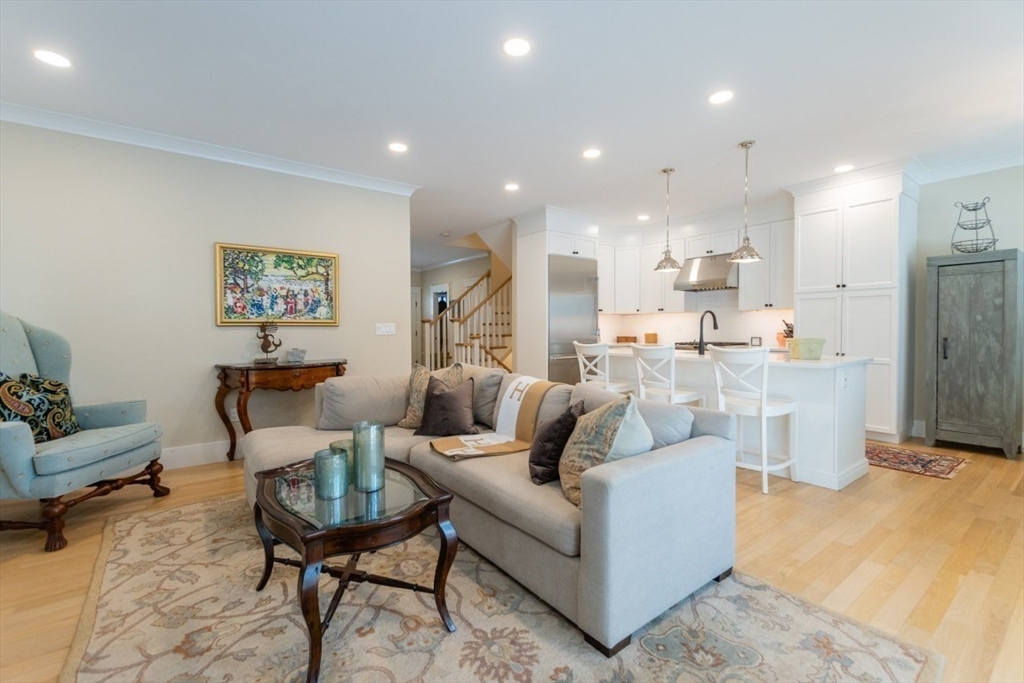 401 Albemarle Road, Unit 2 Newton, MA 02460 - Photo 11 of 40