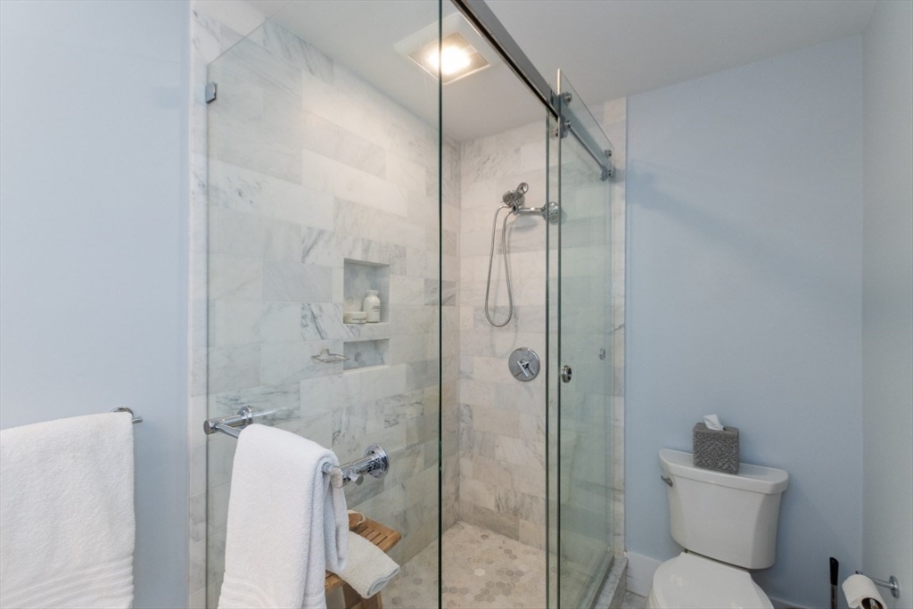 401 Albemarle Road, Unit 2 Newton, MA 02460 - Photo 17 of 40