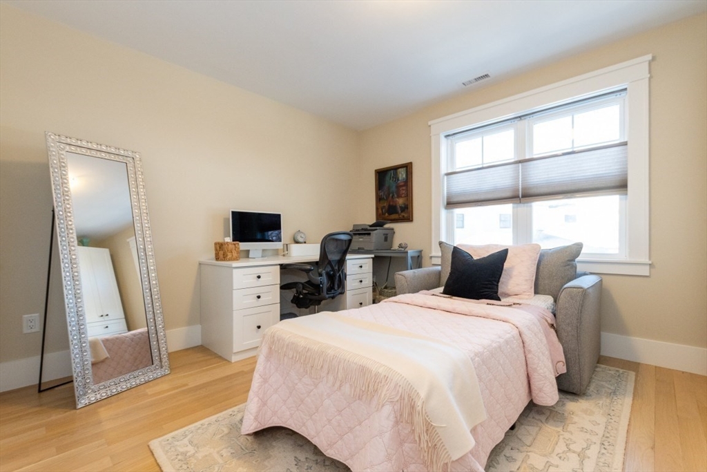 401 Albemarle Road, Unit 2 Newton, MA 02460 - Photo 20 of 40