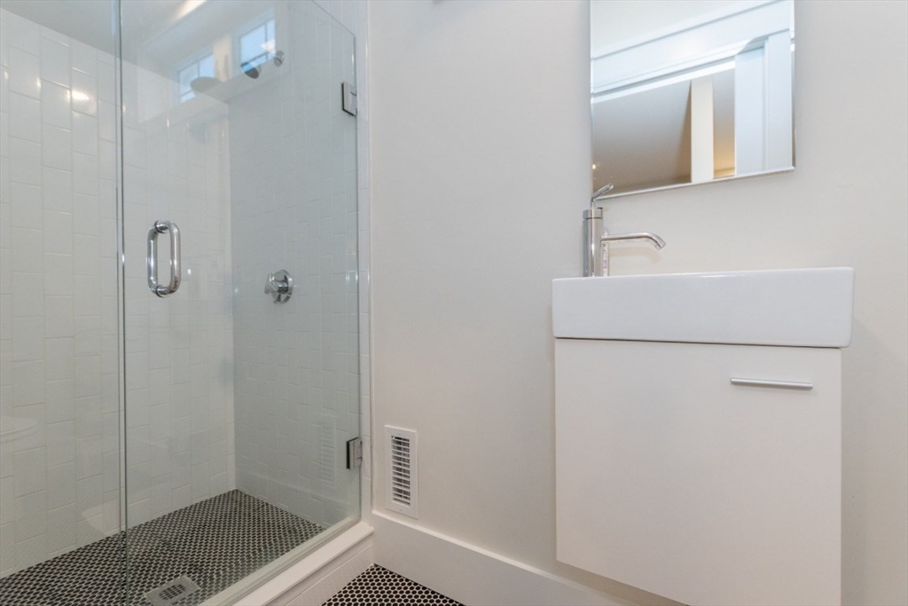 401 Albemarle Road, Unit 2 Newton, MA 02460 - Photo 26 of 40