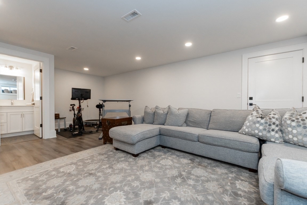 401 Albemarle Road, Unit 2 Newton, MA 02460 - Photo 28 of 40