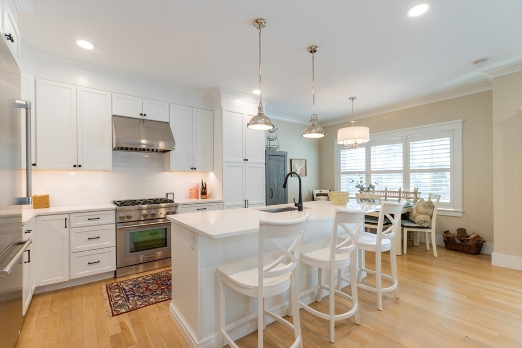 401 Albemarle Road, Unit 2 Newton, MA 02460 - Photo 7 of 40