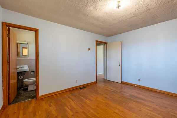 an empty room with closet