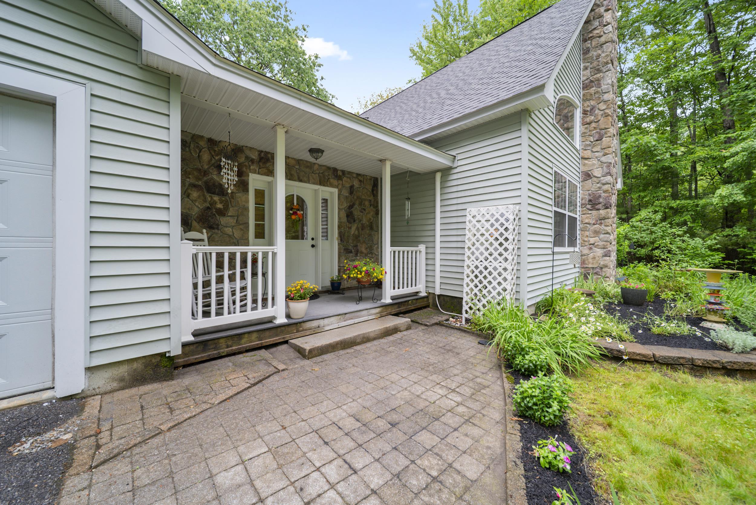21 Lewis Lane Concord, NH 03301 - Photo 4 of 38