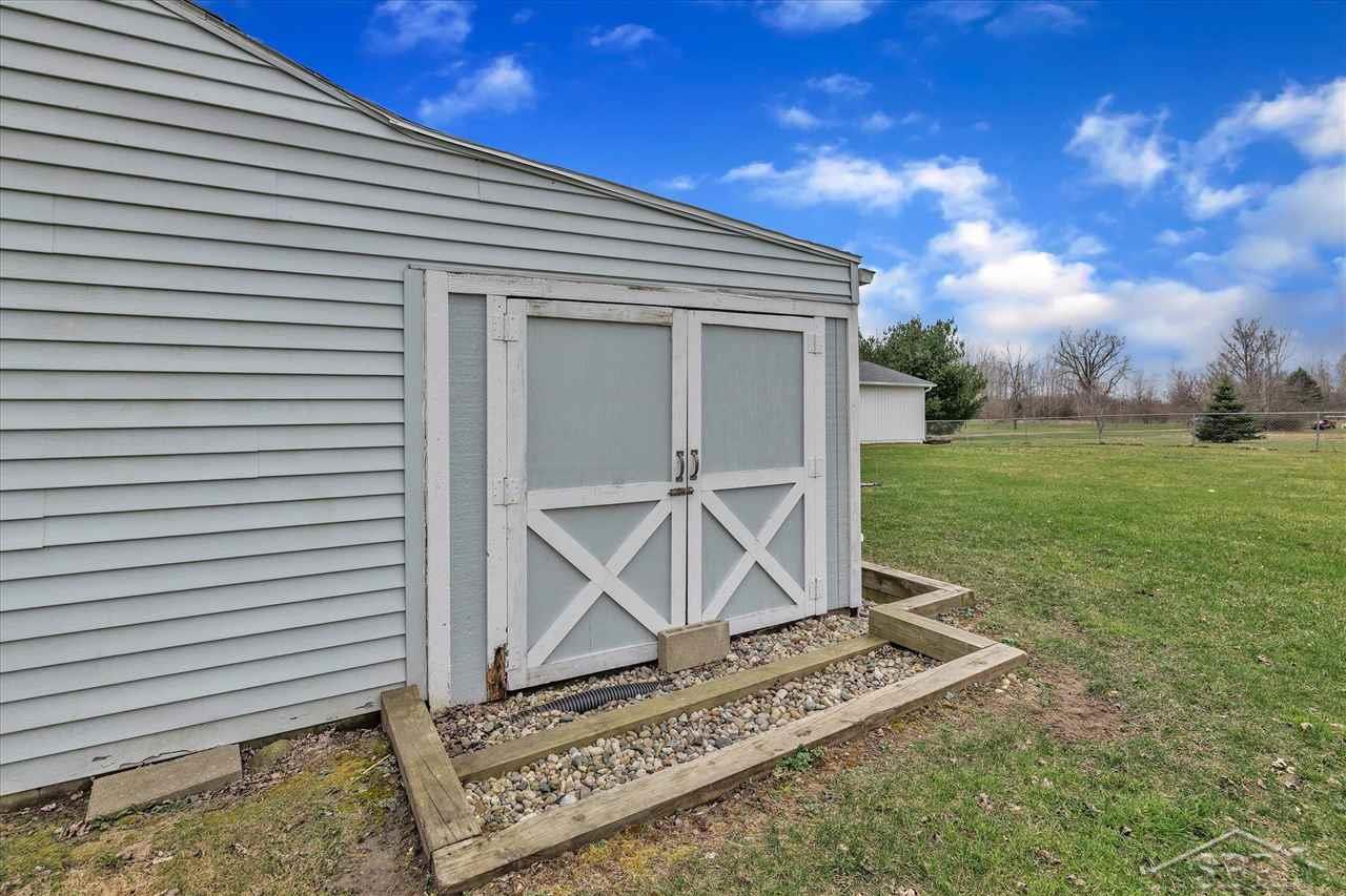 7207 North Linden Road Mount Morris, MI 48458 - Photo 32 of 42 50071540-31.JPG