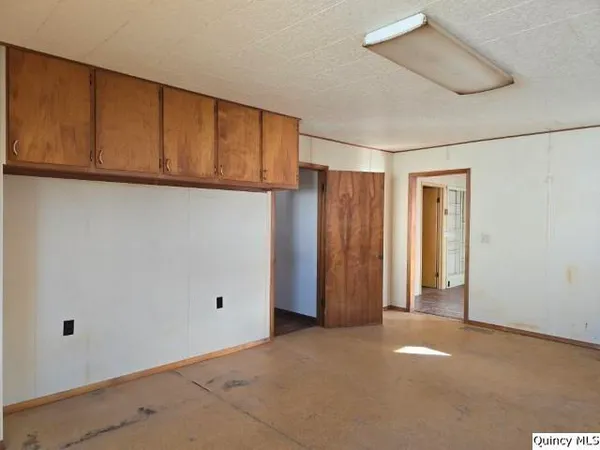 $49,900 | 81 West 3rd Street, Dallas City, IL 62330
