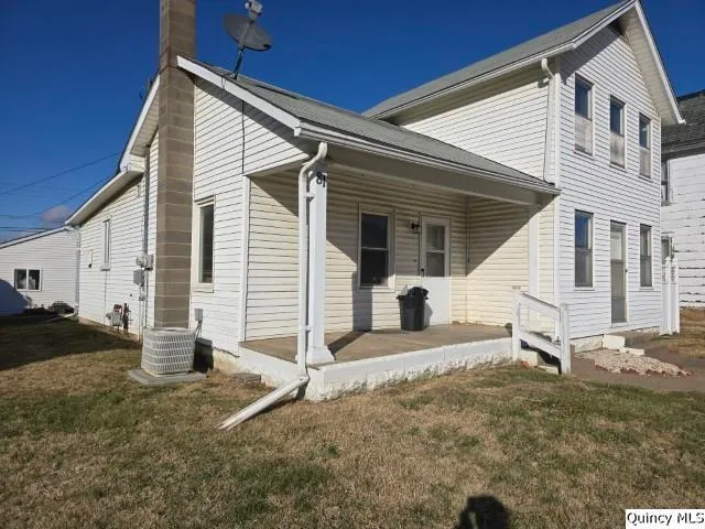 $52,900 | 81 West 3rd Street, Dallas City, IL 62330