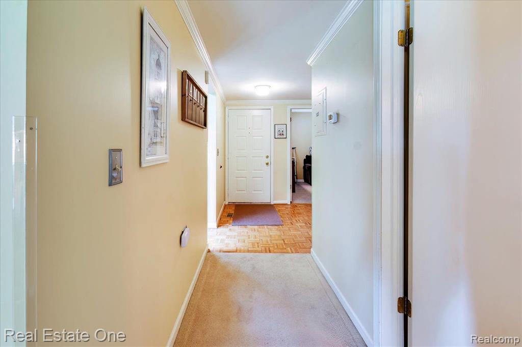951 Wexford Way Rochester Hills, MI 48307 - Photo 5 of 46