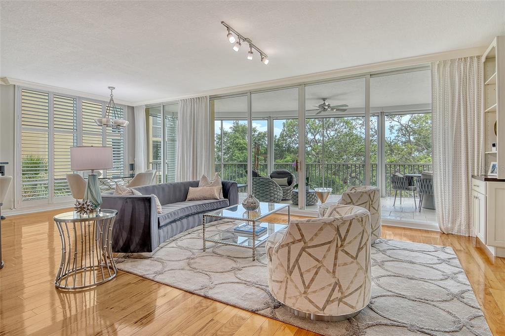 401 North Point Road, Unit 304 Osprey, FL 34229 - Photo 13 of 95