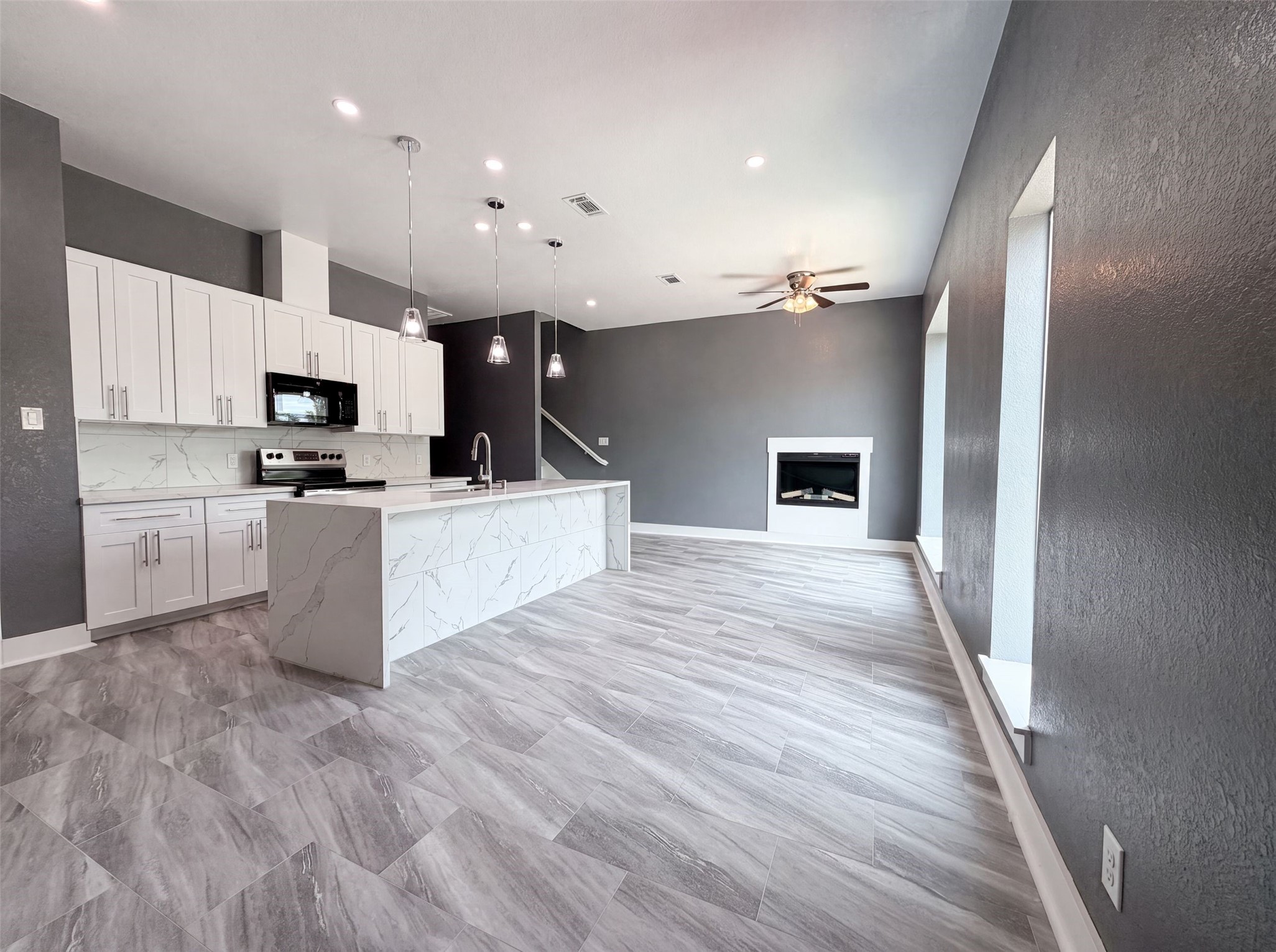 4704 Ward Street Houston, TX 77021 - Photo 3 of 16