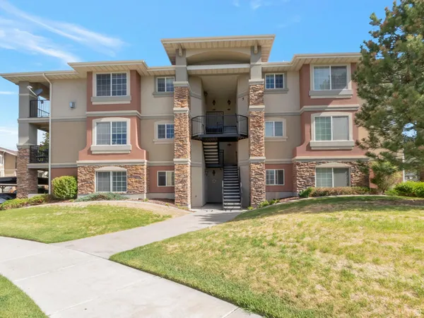 $360,000 | 242 Spencer Peak Way, Unit G3, Draper, UT 84020