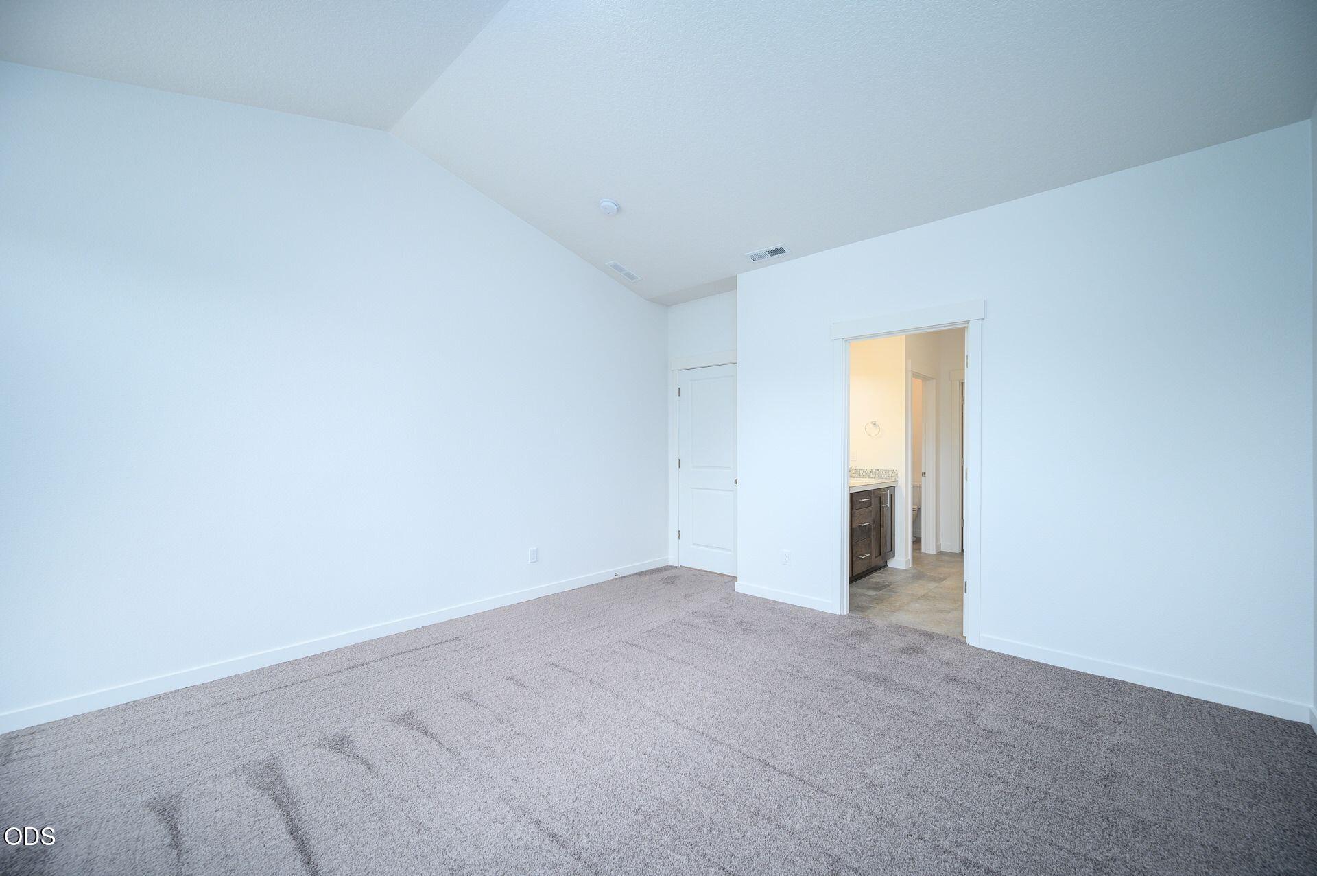 1129 Pumpkin Ridge, Unit 318 Eagle Point, OR 97524 - Photo 11 of 18