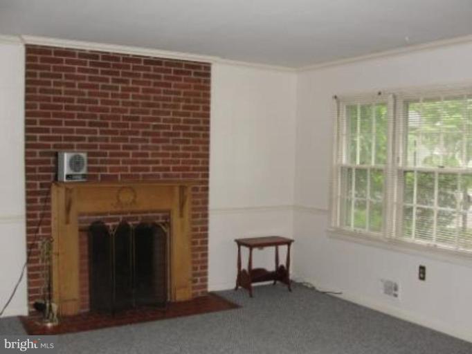 1503 Ritchie Street Annapolis, MD 21401 - Photo 3 of 19 Living room