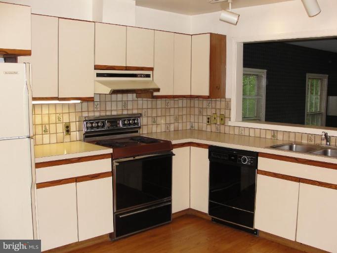 1503 Ritchie Street Annapolis, MD 21401 - Photo 6 of 19 Kitchen