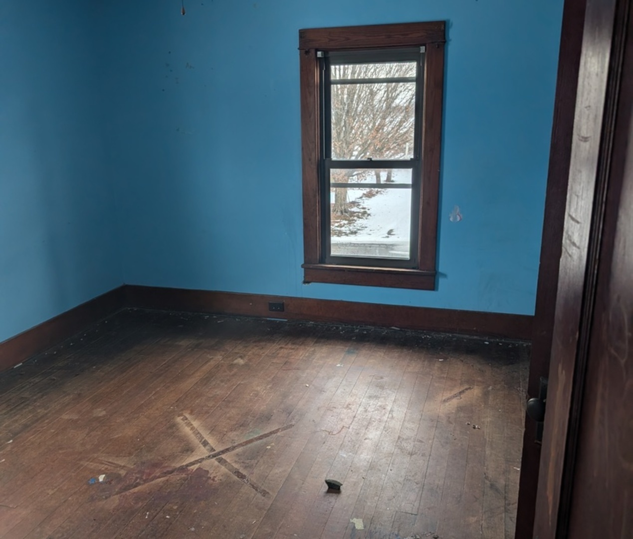 101 South Pine Street Buckley, IL 60918 - Photo 11 of 20 an empty room with a window