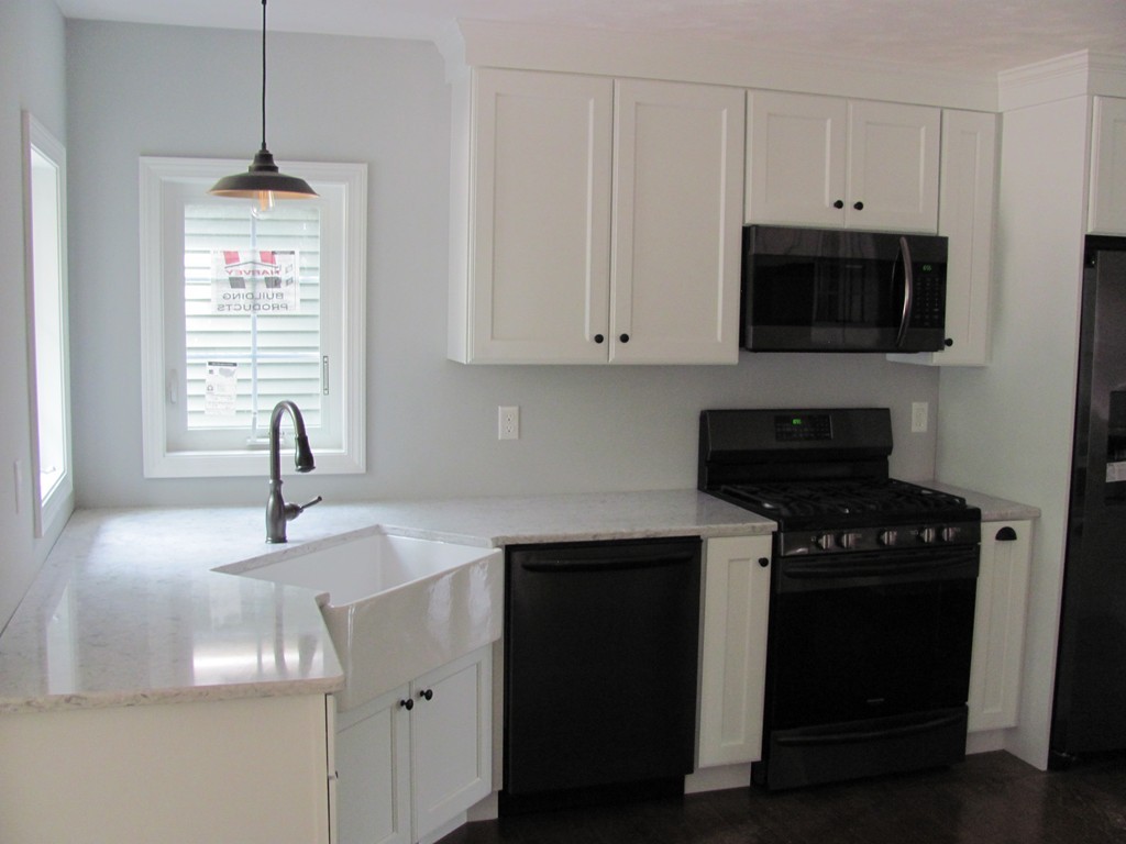 10 Harbor Trace Road Townsend, MA 01469 - Photo 4 of 15