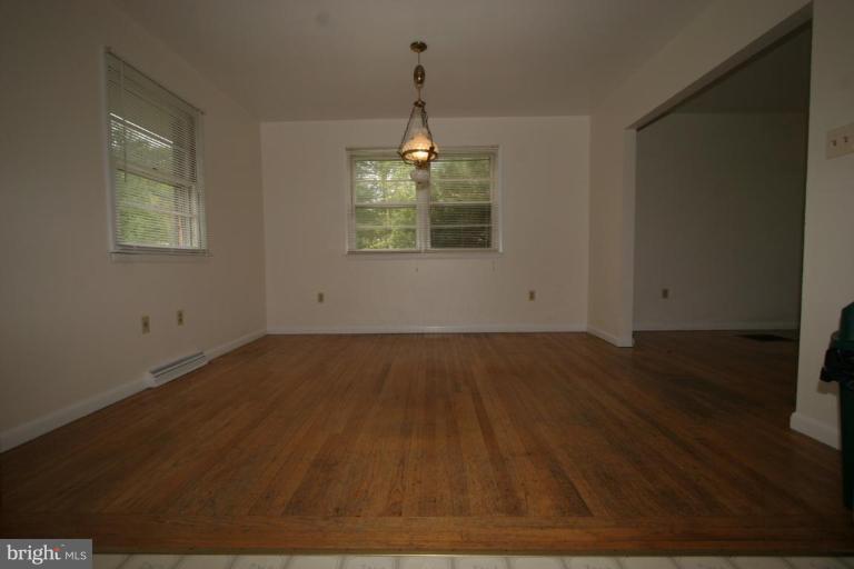 15823 Broadfording Road Clear Spring, MD 21722 - Photo 3 of 11 Dining Room