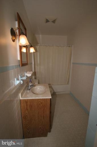 15823 Broadfording Road Clear Spring, MD 21722 - Photo 5 of 11 Bath #1