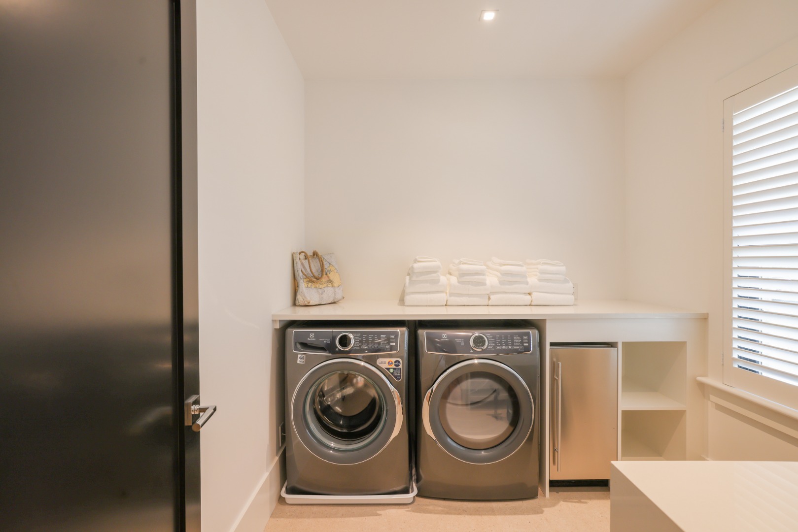 12 Derrymore Road Nantucket, MA 02554 - Photo 20 of 35 a utility room with dryer and washer