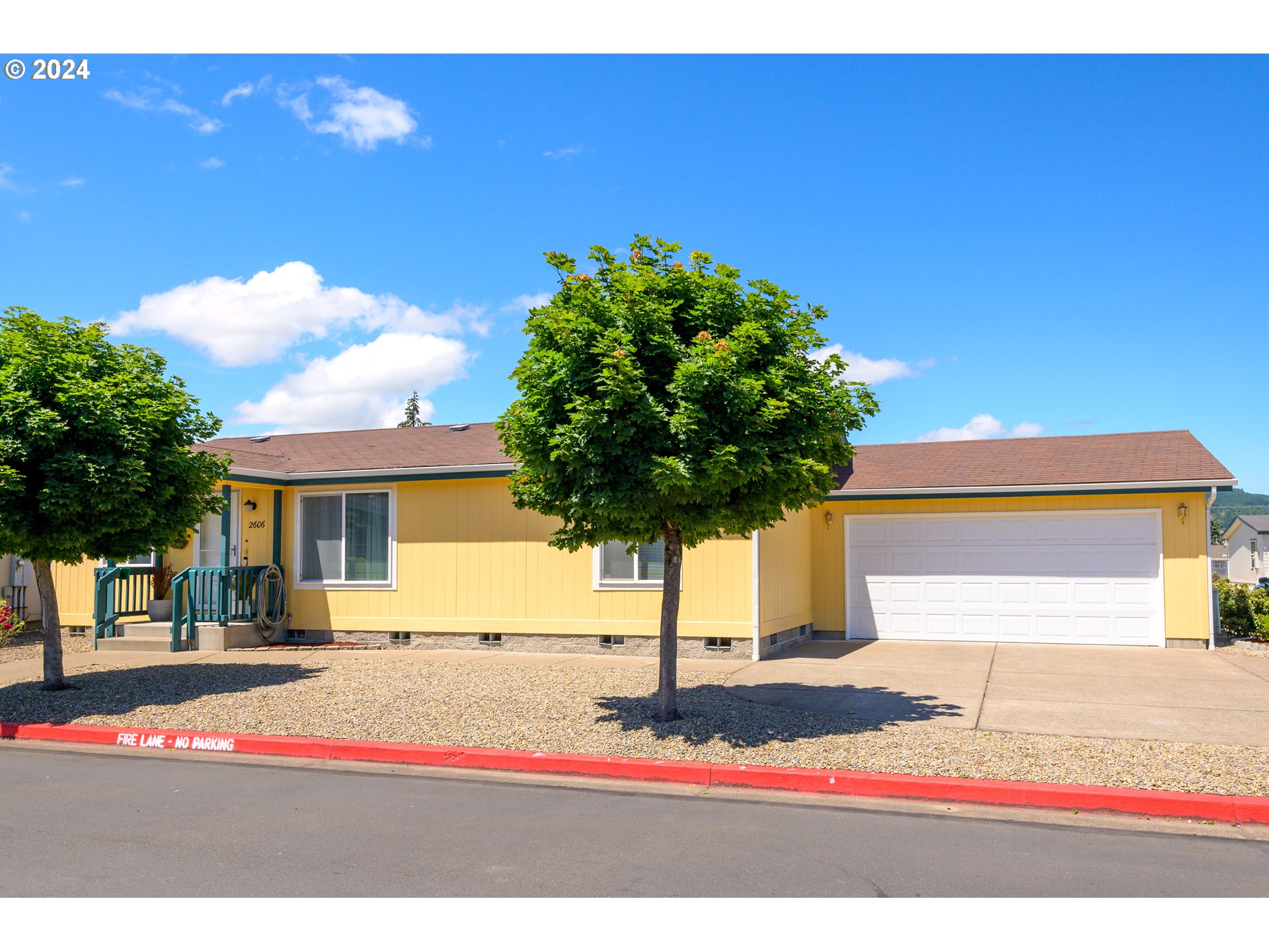 2606 Maia Loop Springfield, OR 97477 - Photo 1 of 29 a view of a house with a yard