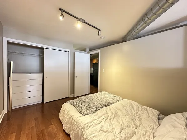 $2,500 | 674 North Orleans Street, Unit 1, Chicago, IL 60654