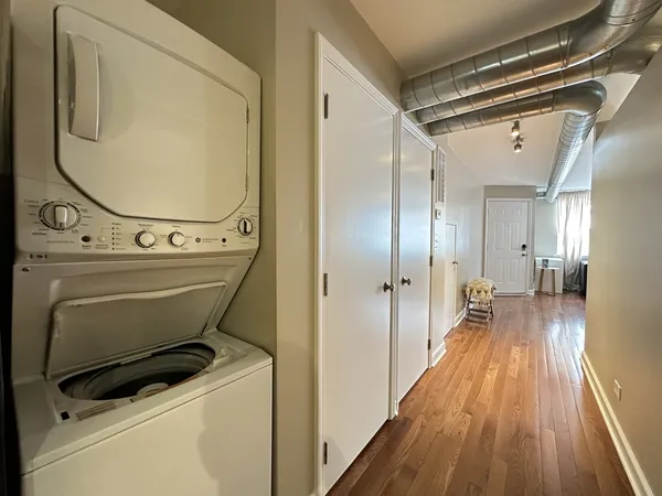 $2,500 | 674 North Orleans Street, Unit 1, Chicago, IL 60654