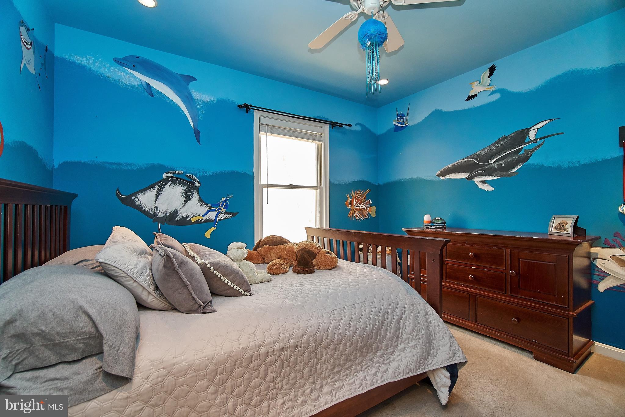 7214 Olde Lantern Way Springfield, VA 22152 - Photo 23 of 32 Super fun bedroom 3 on upper level. Recessed light