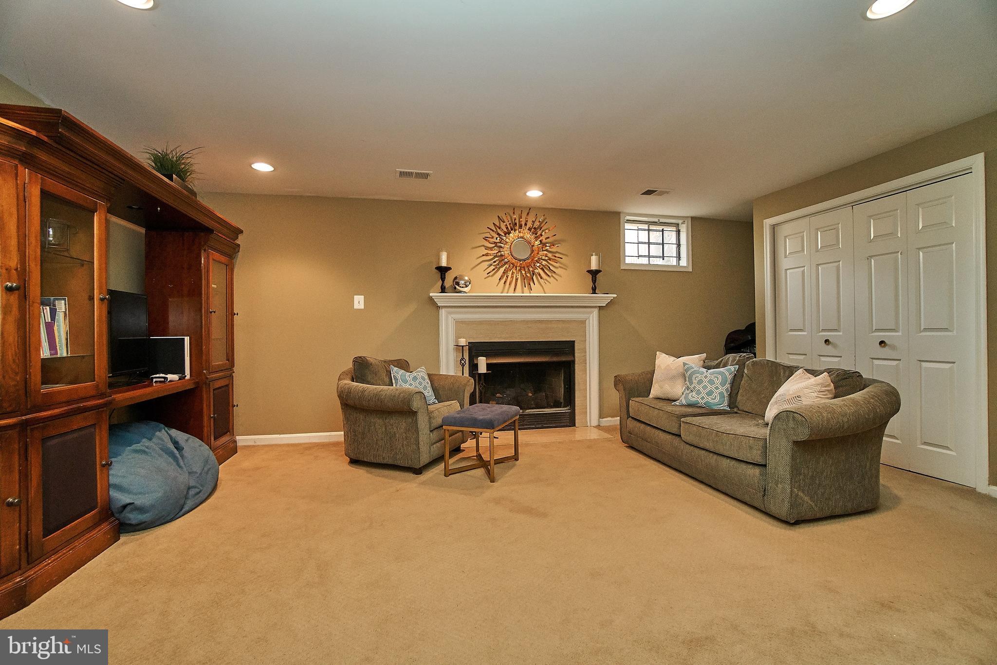7214 Olde Lantern Way Springfield, VA 22152 - Photo 26 of 32 Laundry on this level.