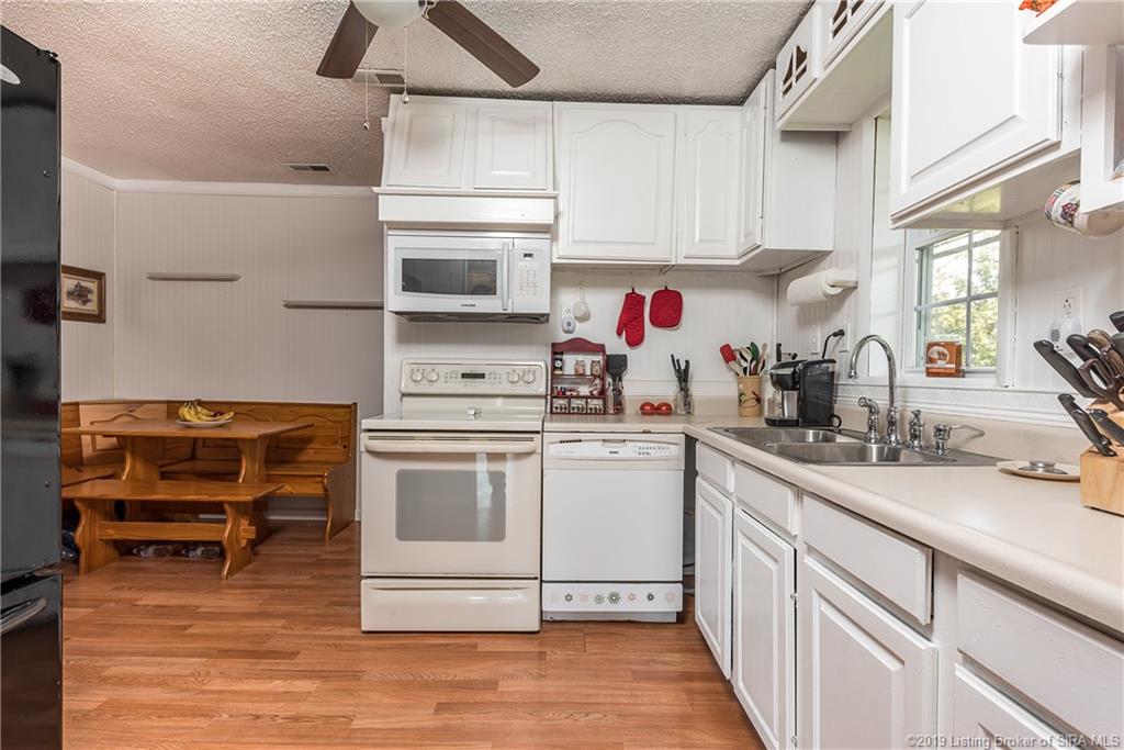 9236 Hollrah Road Pekin, IN 47165 - Photo 12 of 31 Gallery Image 12