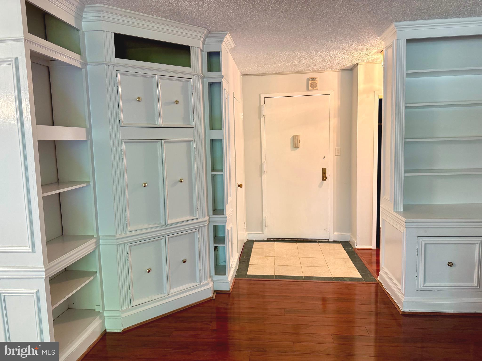 5225 Pooks Hill Road, Unit 220N Bethesda, MD 20814 - Photo 10 of 51 Welcome to 220N