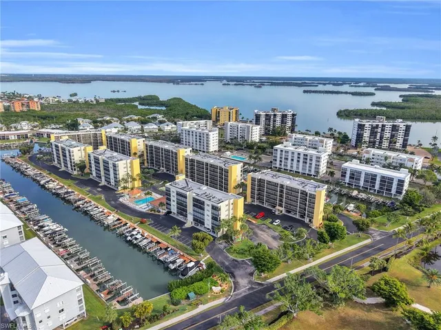 a picture of city view