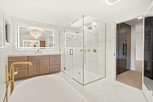 $2,900,000 | 9427 Falling Waters Drive West, Burr Ridge, IL 60527