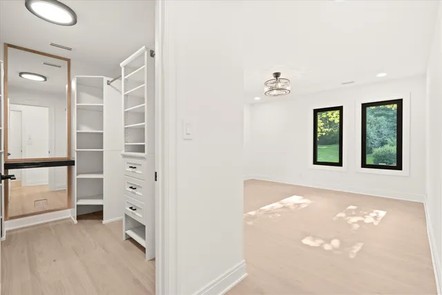 $2,900,000 | 9427 Falling Waters Drive West, Burr Ridge, IL 60527